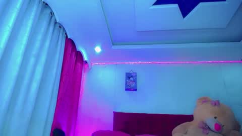 kayla_sexx online show from February 19, 2:07 am