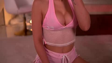 kaylabray online show from November 19, 6:57 am