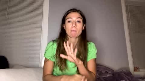 Snapshot of kaylaelizabeth97 chatting on February 12, 12:27 am kaylaelizabeth97 online show from February 12, 12:27 am