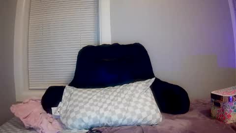 Snapshot of kaylaelizabeth97 chatting on February 18, 11:55 pm kaylaelizabeth97 online show from February 18, 11:55 pm