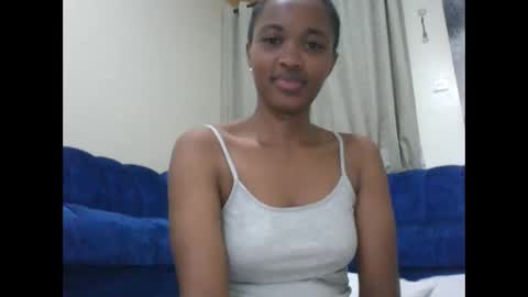 Snapshot of kaylar005 chatting on December 1, 12:04 am kaylar online show from December 1, 12:04 am