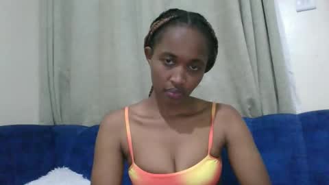 Snapshot of kaylar005 chatting on December 18, 3:07 pm kaylar online show from December 18, 3:07 pm