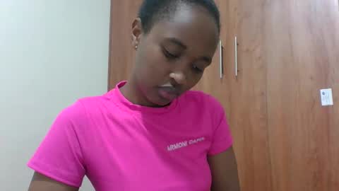 kaylar online show from April 12, 9:36 am