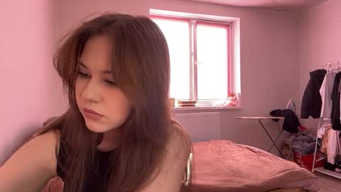 Nyelle online show from April 4, 1:19 pm