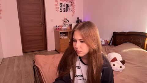 Snapshot of kaylawulfing chatting on June 1, 3:14 pm Nyelle online show from June 1, 3:14 pm