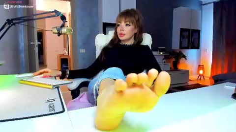 kaylee online show from July 10, 1:36 pm