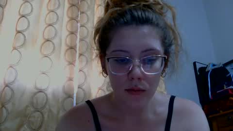 Snapshot of kayleekakesnslim chatting on May 22, 8:25 pm kaylee kakes online show from May 22, 8:25 pm