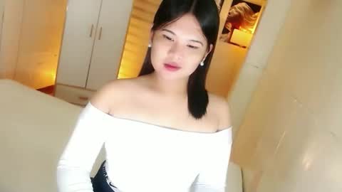 Y O U R        F U T U R E       K A Y L E E  online show from December 20, 1:12 am