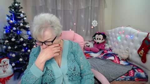 Snapshot of kaylesmoll chatting on December 31, 1:36 am kaylesmoll online show from December 31, 1:36 am