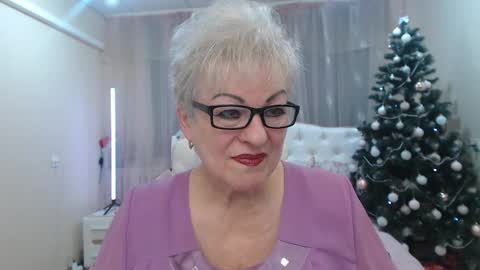 kaylesmoll online show from December 16, 8:03 pm