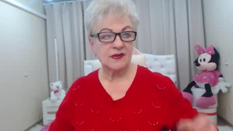 kaylesmoll online show from February 24, 8:07 pm