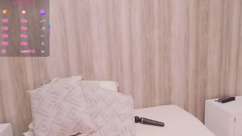 Snapshot of kaylie_mitchel chatting on September 21, 5:58 pm KAYLIE online show from September 21, 5:58 pm