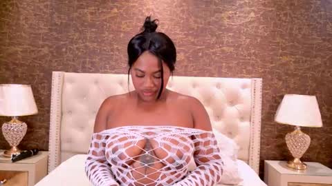 Snapshot of kaylie_mitchel chatting on November 4, 11:26 pm KAYLIE online show from November 4, 11:26 pm