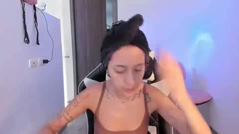 kaylie online show from March 6, 4:47 pm