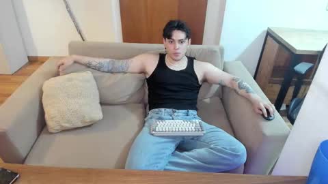 Snapshot of kaynn_b chatting on February 4, 2:17 am kaynn_b online show from February 4, 2:17 am