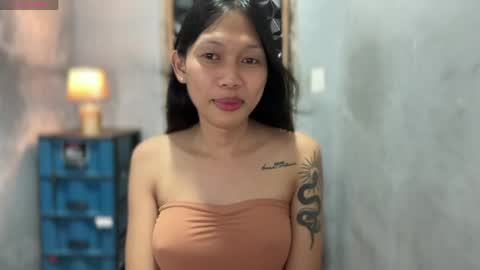 Its me Cora online show from April 12, 12:10 pm