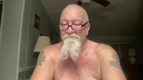 Snapshot of kcbace61760 chatting on December 21, 1:15 am kcbace61760 online show from December 21, 1:15 am