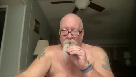 Snapshot of kcbace61760 chatting on January 4, 1:21 am kcbace61760 online show from January 4, 1:21 am