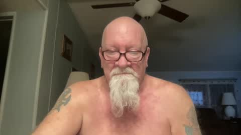 Snapshot of kcbace61760 chatting on February 26, 12:16 am kcbace61760 online show from February 26, 12:16 am