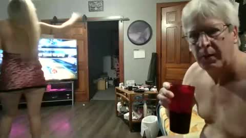 Snapshot of kdb6985 chatting on November 8, 1:28 am kdb6985 online show from November 8, 1:28 am