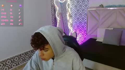 Snapshot of keahi_tay chatting on February 25, 11:42 am keahi online show from February 25, 11:42 am