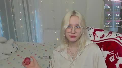 Snapshot of kebesheska chatting on January 12, 5:24 am Seb Polly Roxy Jonny online show from January 12, 5:24 am