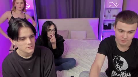 Snapshot of kebesheska chatting on January 27, 11:11 am Seb Polly Roxy Jonny online show from January 27, 11:11 am