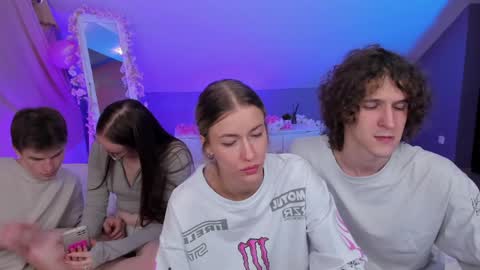 Snapshot of kebesheska chatting on February 1, 5:26 pm Seb Polly Roxy Jonny online show from February 1, 5:26 pm