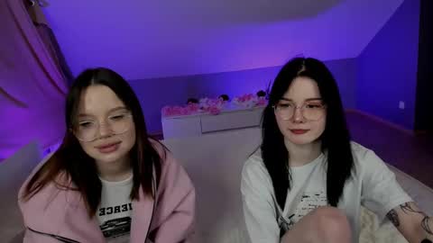 Snapshot of kebesheska chatting on February 10, 2:59 pm Seb Polly Roxy Jonny online show from February 10, 2:59 pm