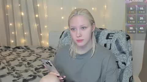 Snapshot of kebesheska chatting on February 12, 1:48 pm Seb Polly Roxy Jonny online show from February 12, 1:48 pm