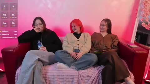 Snapshot of kebesheska chatting on March 3, 2:15 pm Seb Polly Roxy Jonny online show from March 3, 2:15 pm