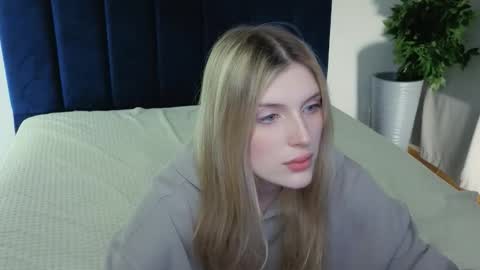 Snapshot of kebesheska chatting on September 22, 2:08 pm Seb Polly Roxy Jonny online show from September 22, 2:08 pm