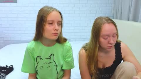 Snapshot of kebesheska chatting on October 14, 8:37 am Seb Polly Roxy Jonny online show from October 14, 8:37 am