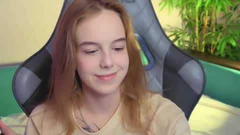 Snapshot of kebesheska chatting on November 16, 4:23 pm Seb Polly Roxy Jonny online show from November 16, 4:23 pm