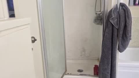 Snapshot of keepingmiyouth chatting on January 12, 2:09 pm Dexter online show from January 12, 2:09 pm