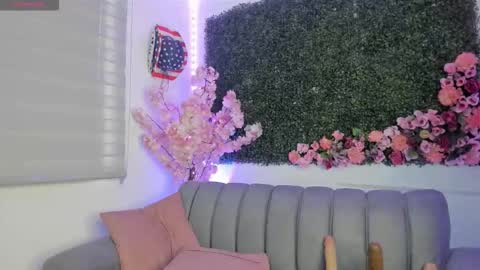 naty online show from March 12, 3:29 pm