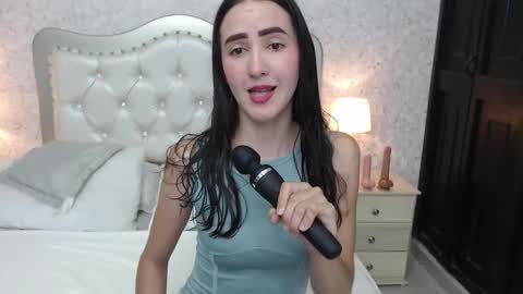 Snapshot of keily_garcia chatting on February 25, 12:04 pm Keily online show from February 25, 12:04 pm