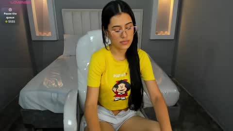 Keily Bennet online show from April 15, 6:15 pm