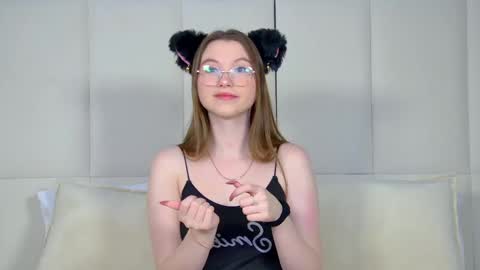 Keira online show from January 12, 6:05 pm