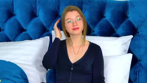 Keira online show from January 19, 3:29 am