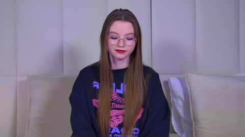 Keira online show from February 5, 6:37 pm