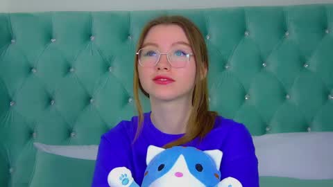 Keira online show from March 5, 6:45 pm