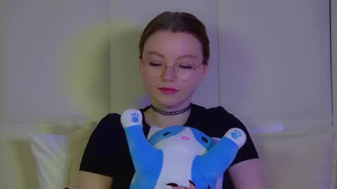 Keira online show from March 7, 6:24 am