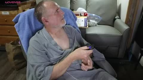 Snapshot of keithobrian chatting on August 8, 3:41 am Keithobrian online show from August 8, 3:41 am