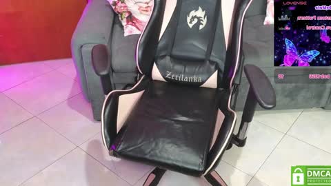 Snapshot of keity_luna chatting on December 12, 3:16 pm keity_luna online show from December 12, 3:16 pm