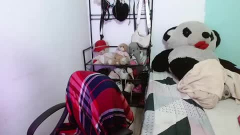 Snapshot of keity_russo03 chatting on December 17, 8:48 pm annie rosse16 online show from December 17, 8:48 pm