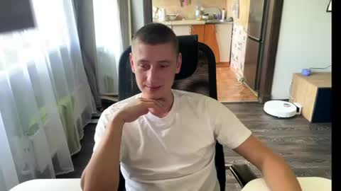 Snapshot of keksik__ chatting on July 15, 7:13 am keksik__ online show from July 15, 7:13 am