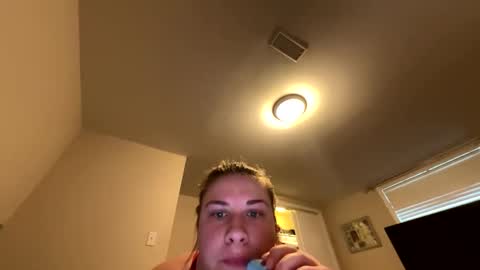 Snapshot of kellie799 chatting on December 22, 8:06 pm kellie799 online show from December 22, 8:06 pm