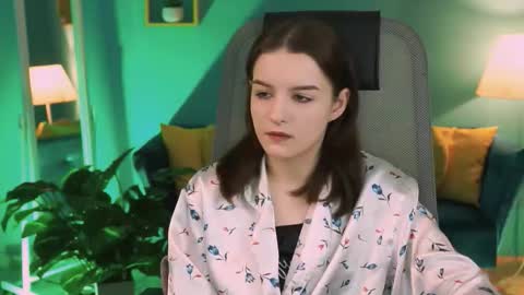 kelliebanshe online show from March 18, 4:15 am