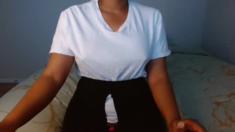 Snapshot of kelliecapri chatting on January 27, 9:33 pm Kellie online show from January 27, 9:33 pm